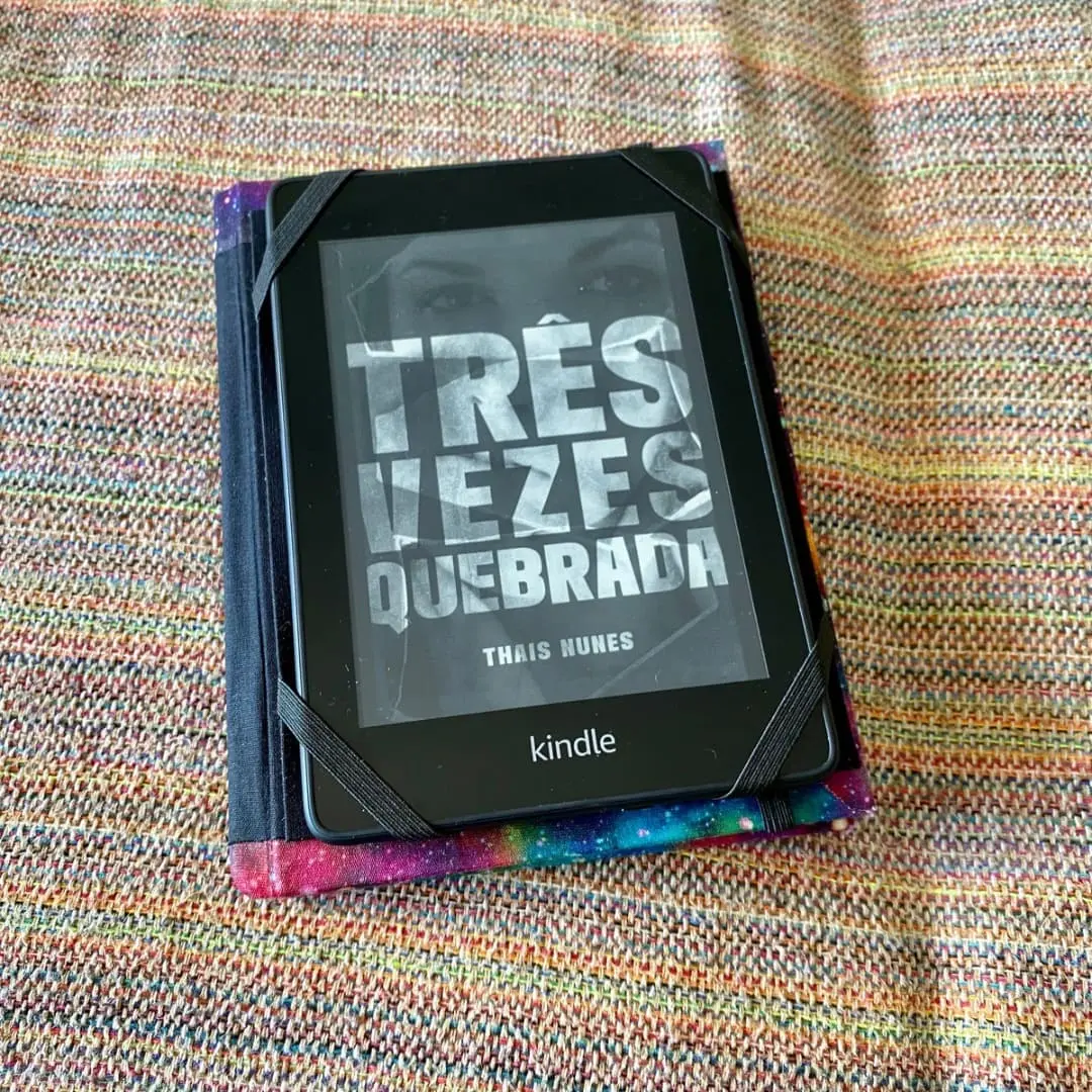 E-books Três Vezes quebrada de Thais Nunes